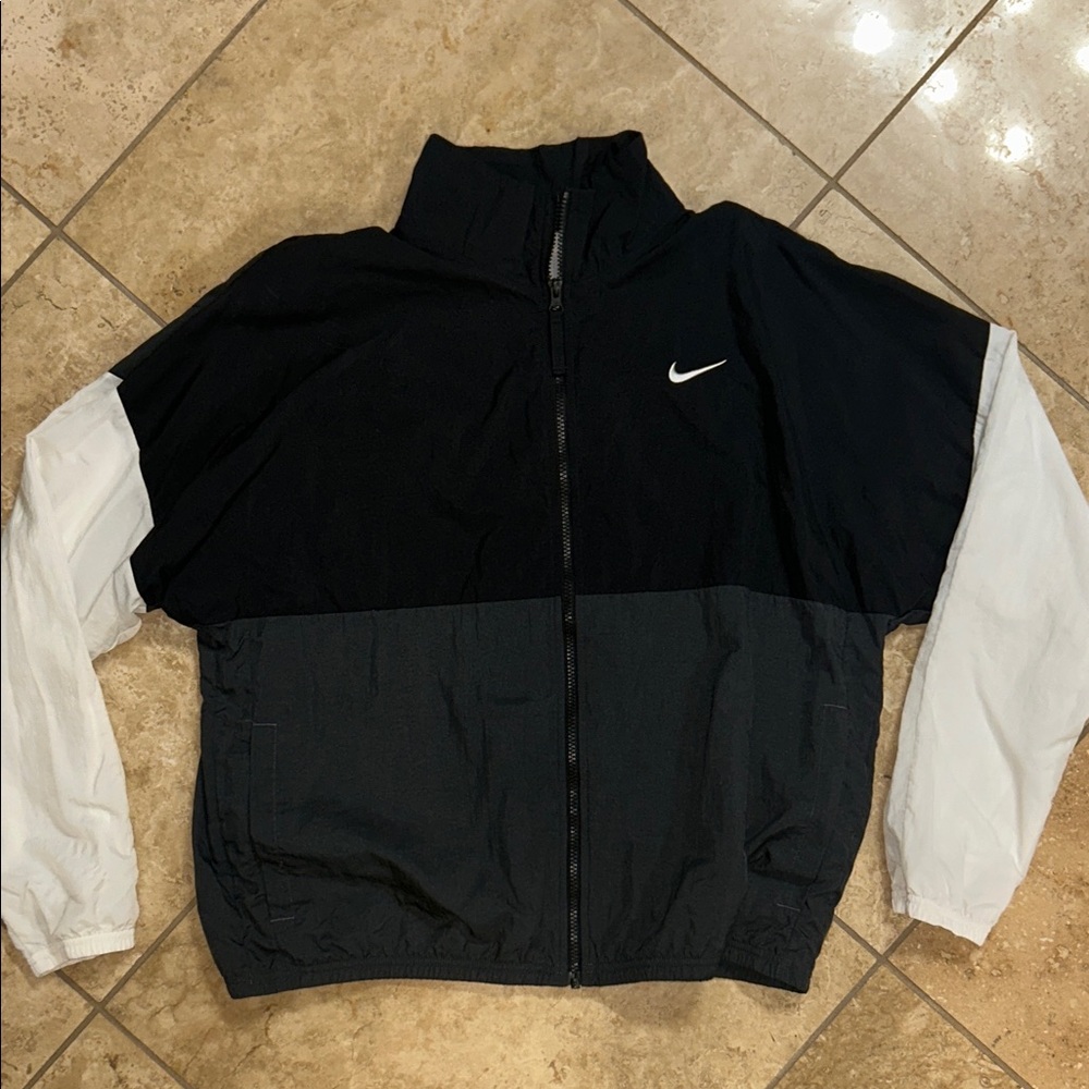 Nike Men's Black and Gray Windbreaker